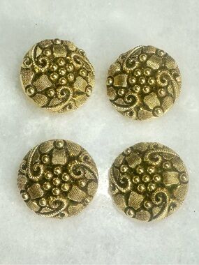 SET OF 4 VINTAGE SHANK BUTTONS Ornate Gold-tone Floral Filigree